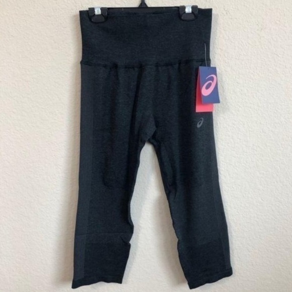 ASICS Cool SMLS Capri Leggings. Size Medium New With Tags